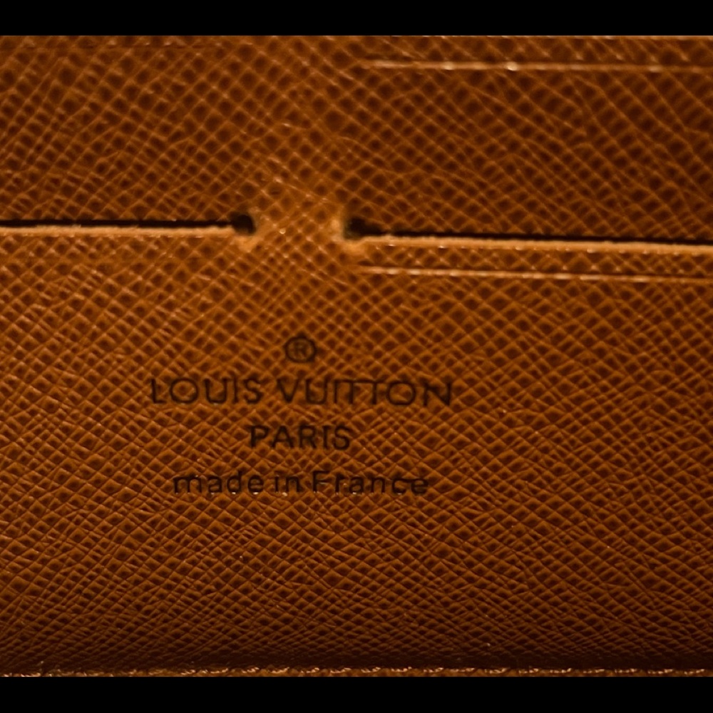 LOUIS VUITTON WALLET